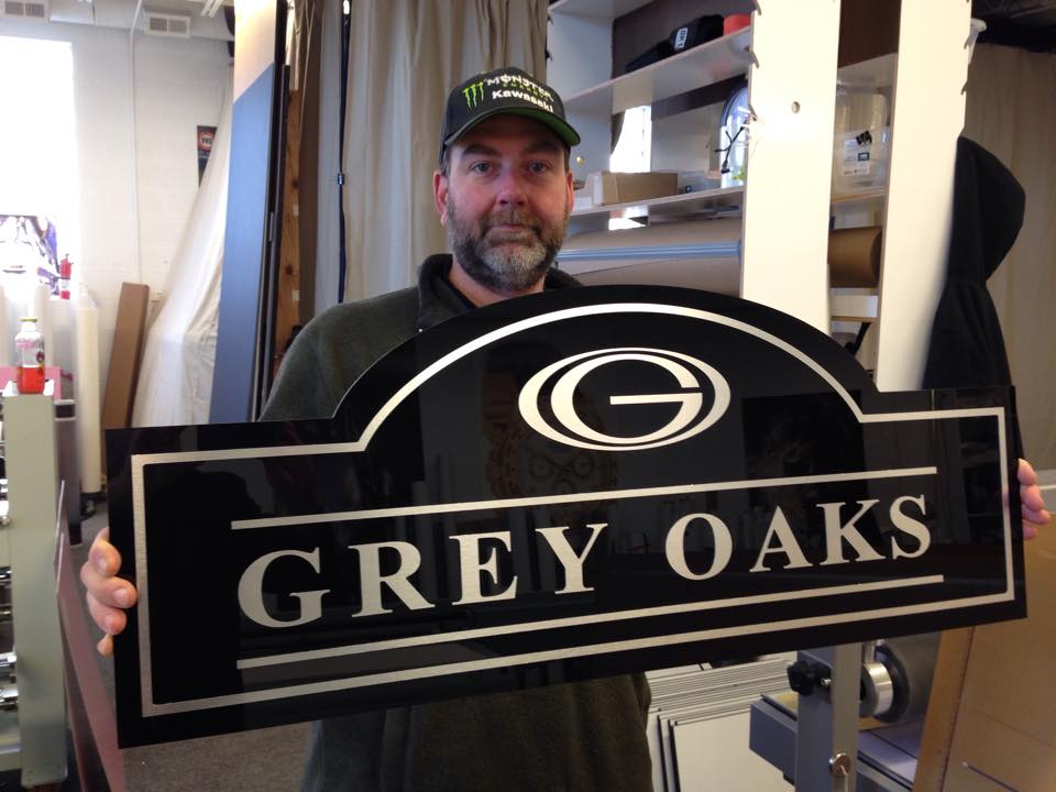 grey oaks cut sign