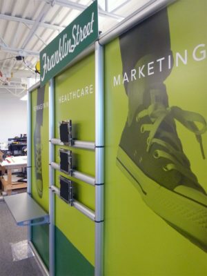 display with screens and printed title