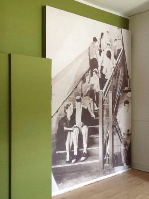 dimensional wall display